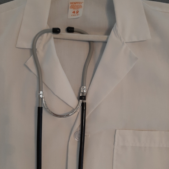Medical Lab Coat - Picture 7 of 8